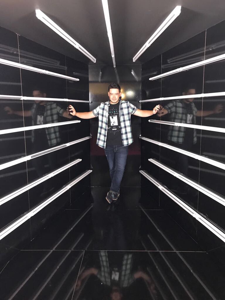 DavidArcas's tweet photo. Ventajas de estar en #Madrid. La semana pasada estuve en #MBFWMadrid. https://t.co/5twzhl9AVe