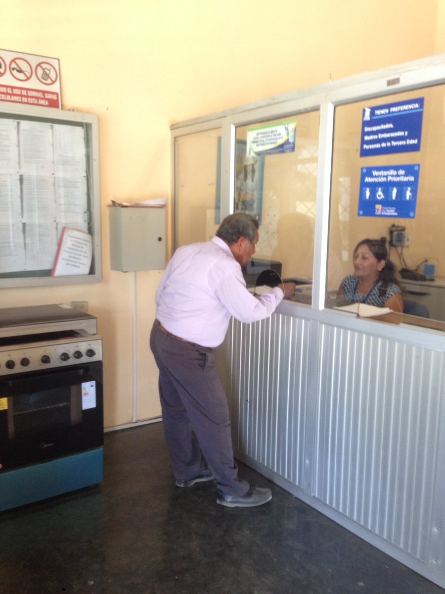 eerssaoficial's tweet photo. La atención en las ventanillas de la #EERSSA  Agencia  #Zapotillo @alimjf22 
¡Porque la energía somos todos! https://t.co/0PyUQ8qejf