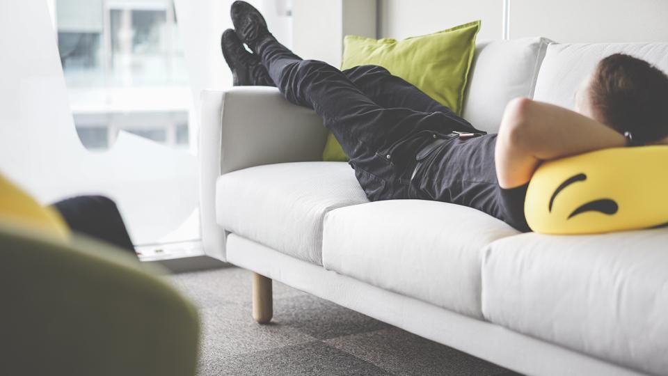 A 20-Minute Nap at Work Makes You Awake and Productive the Whole Day buff.ly/2wbT87E