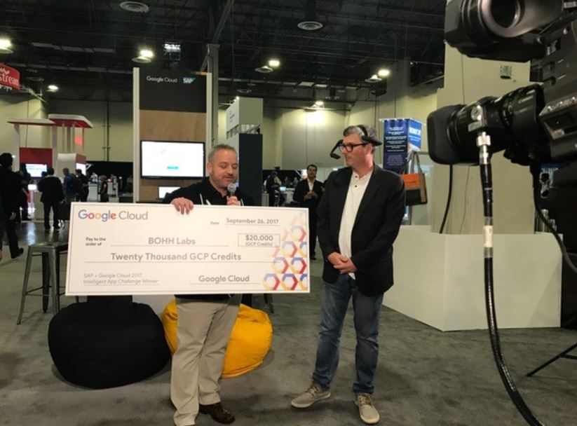 SearchYourCloud's tweet image. Our CEO @sibain accepting our award from the #sapgoogle intelliegent app challenge. Come say hi at #SAPTechEd Dev Garage @googlecloud @SAP