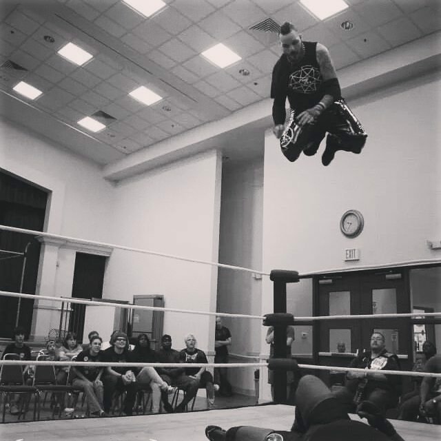 RealZackMonstar's tweet photo. Look mom I can fly #wrestling #wrestler #highflying #prowrestling #realprowrestling https://t.co/EYCstXsjwR
