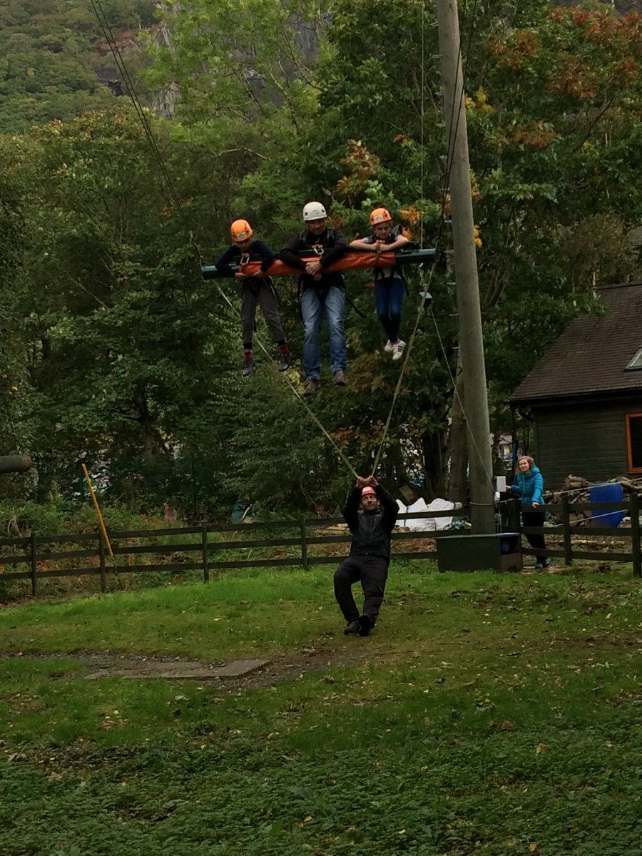 niaelen08's tweet photo. @YsgolHirael A fun filled day out for our @thesignatures families. Thank you very much for the organisers of the #DiwrnodDathluTeulu https://t.co/LFimCylIhk