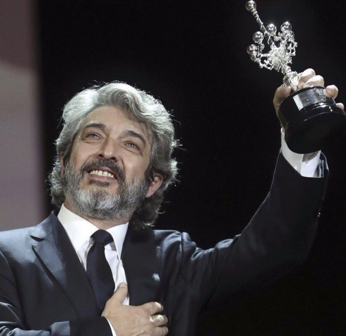 lalioficial's tweet photo. ÍDOLO❤️🇦🇷🎥 @BombitaDarin #Cine#premiodonostia https://t.co/2OiyYKFe4k