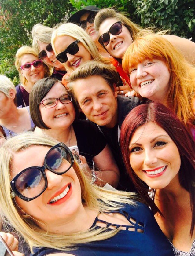 WelshLindaCook's tweet image. #SAMEFACES Love these pics #friends 😍❤️❤️❤️