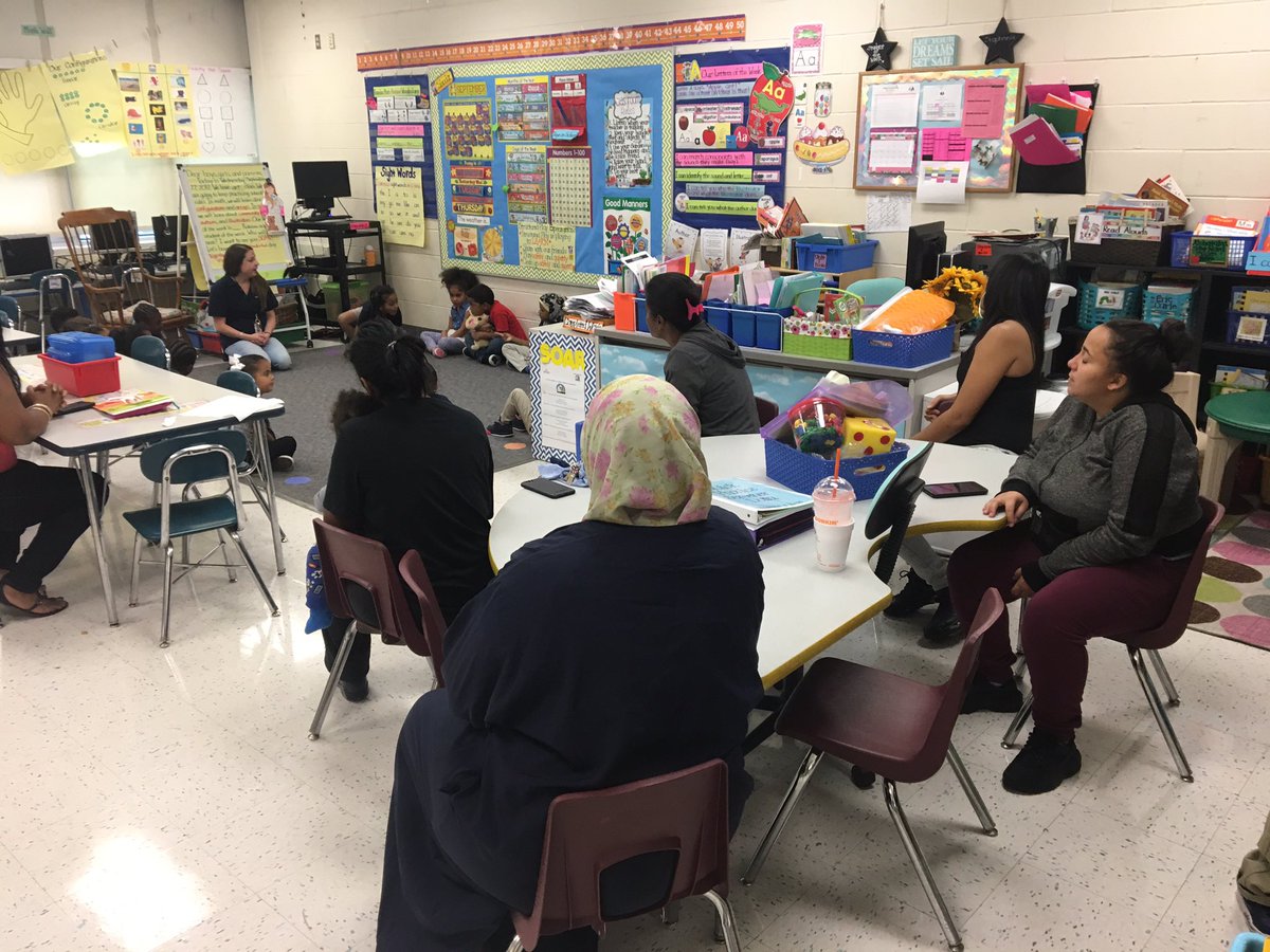 sandhartford's tweet photo. In K &amp; 1st Morning circle alongside parents! #buildingcommunity #studentvoice #parentengagement #SANDStrong #lovethem #ittakesavillage #SvsE https://t.co/QqatmorNEC