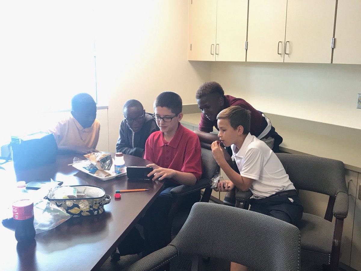 ABrockBaker's tweet photo. @iamkidpresident with my lunch bunch! #WelcometoWalker #CISDPirateCommUNITY https://t.co/S0FxPBlN77