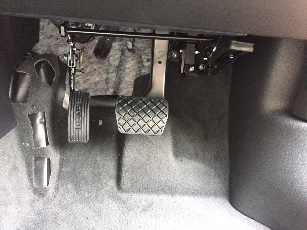Last minute Left Foot Accelerator fitted for <a href="/LookersGroup/">Lookers</a> Audi in Basingstoke before end of month targets!