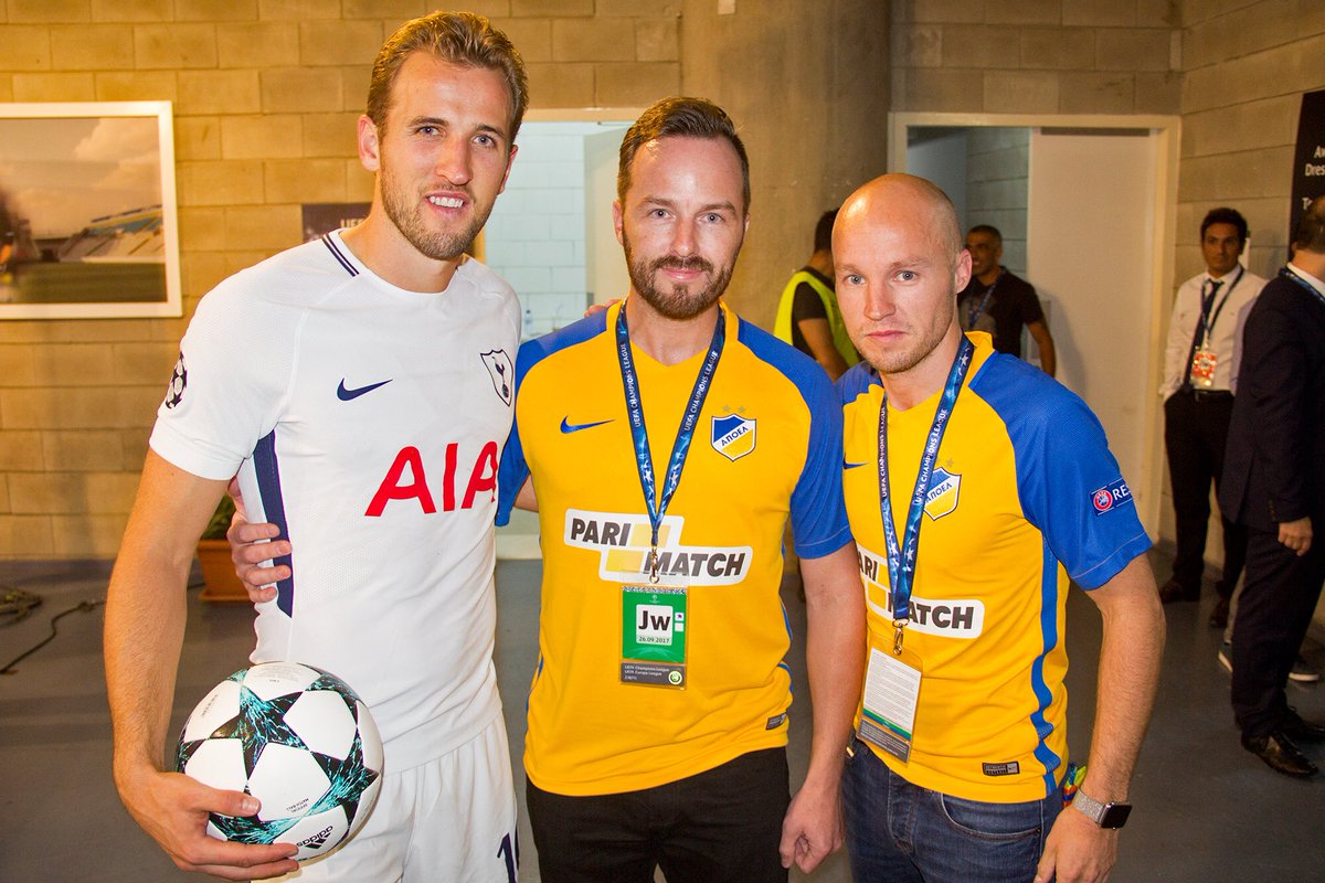 An amazing gesture from Apoel and Tottenham to play the match in memory of my dad Ian.
Hats off to <a href="/HKane/">Harry Kane</a> for a class performance 👍🏻