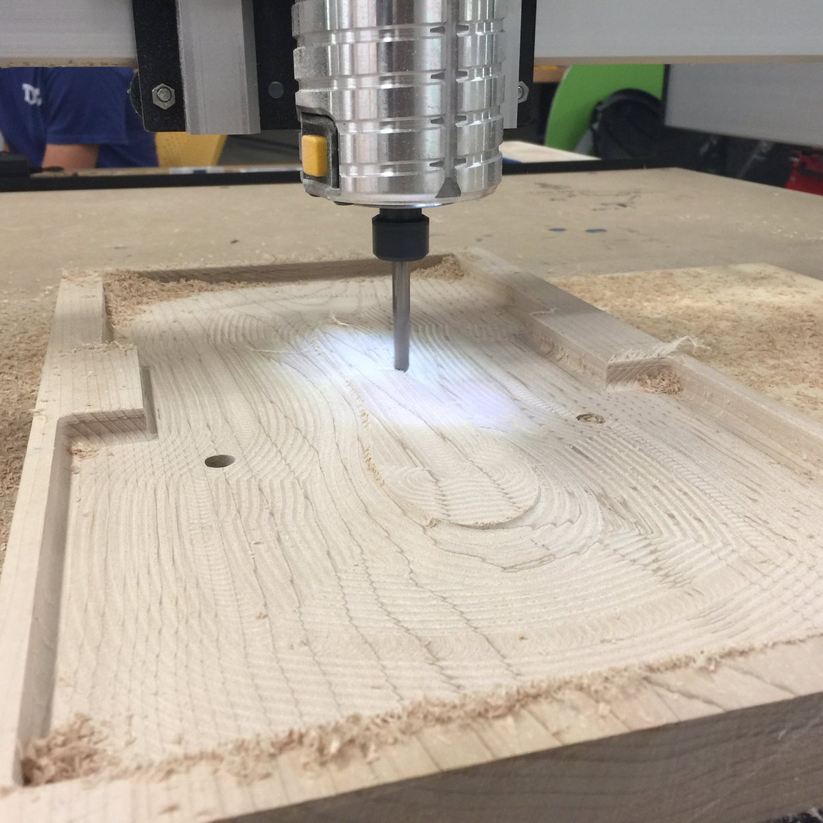 SoSideStrings's tweet image. Carving the arch. #CNC #Violin