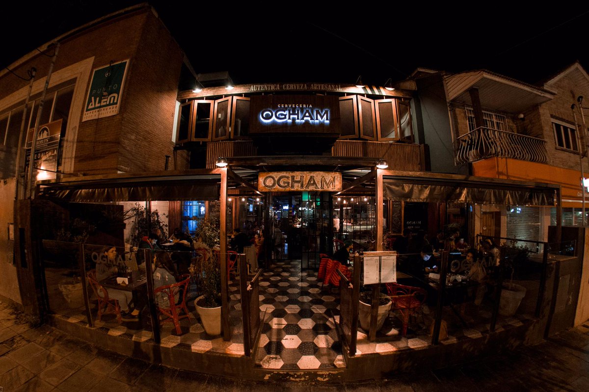 ¡Hoy brindamos y festejamos en Ogham Alem por su primer #aniversario!¡¡¡ Felicidades!!!🍺🎉🍻🎊🍺#OghamAlem1Año