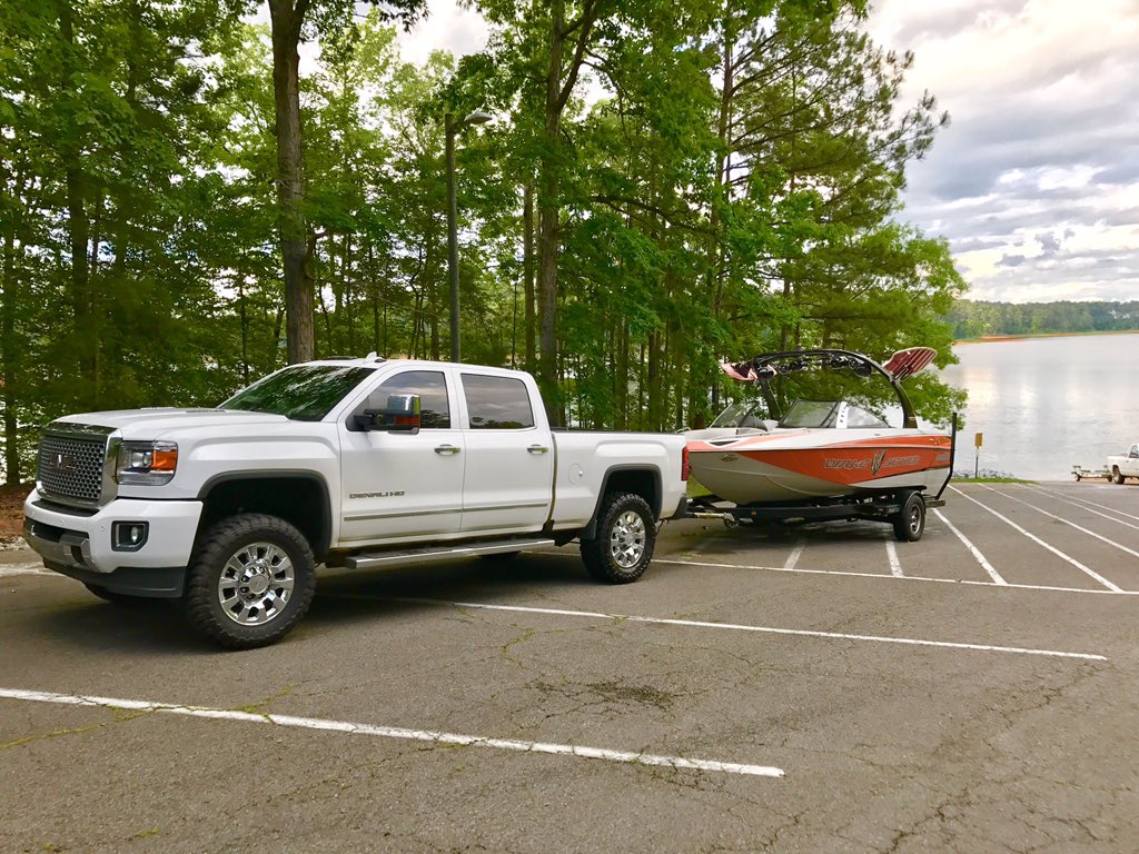 Ty_Gunter16's tweet photo. @PullyFrost @LeviReed222 @norman_clayton I am just waiting on ppei to come out with boat tunes https://t.co/b3aIqztufC