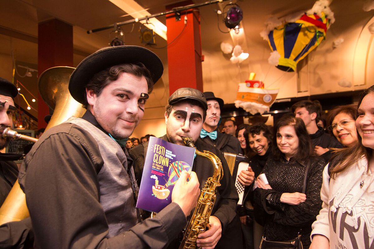 LosFanfarrones's tweet image. FESTICLOWN EN PRIMAVERA, Hoy sale la quinta edición!
20h30 Fanfarria Ambulante - 21h  Gardi Hutter - sala mayor - IM PER DI BLE