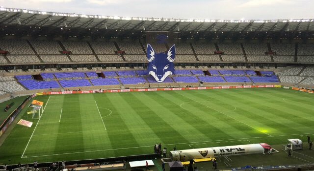 LuMachado2's tweet photo. Mineirão pronto pra receber a torcida! #cruzeironacopadobrasil #cruzeiro #copadobrasil #trmineirao https://t.co/1zhuXj3TVk