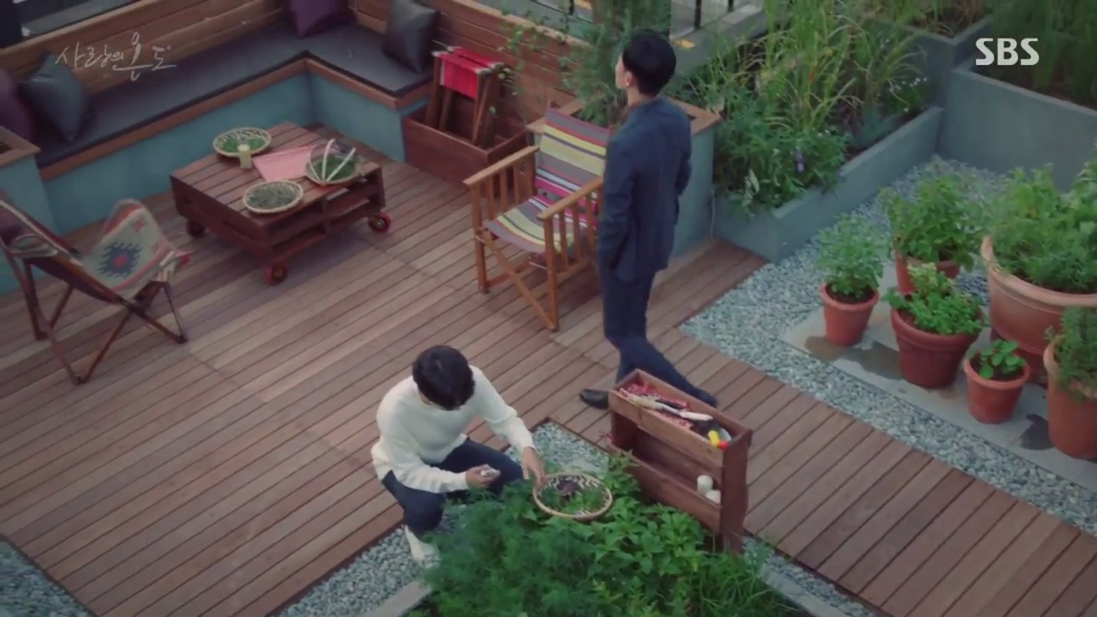 DKwjuipWkAIb_Cp.jpg:large