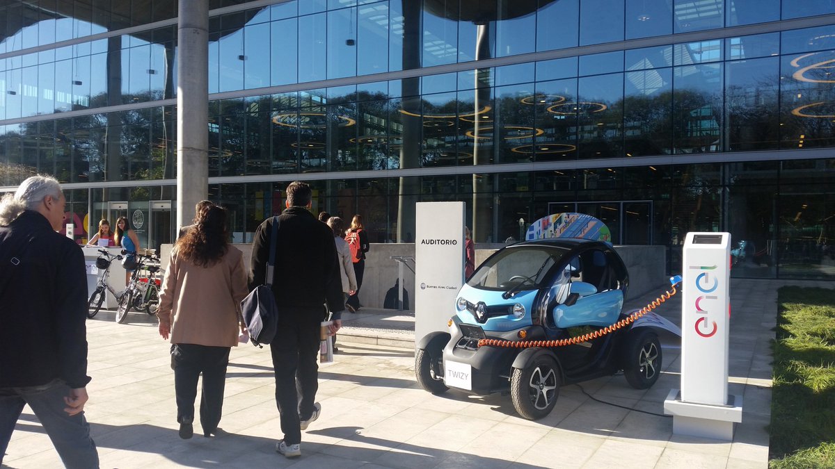 ParkoolOficial's tweet photo. @ParkoolOficial Presente en el Congreso de Urbanismo y Movilidad #LaCiudadquequeremos Min Desarrollo Urbano y Transporte GBCA #hackparking https://t.co/xBAqV1Uvaj