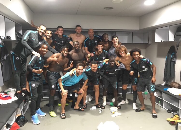 VictorMoses's tweet image. What a win! We stuck together! Brothers 👊🏿 #CFC