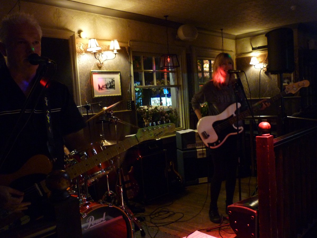 TorpedoRain's tweet photo. Hello Horley ! #poppunk #torpedorain https://t.co/TYqIZ3ahrD