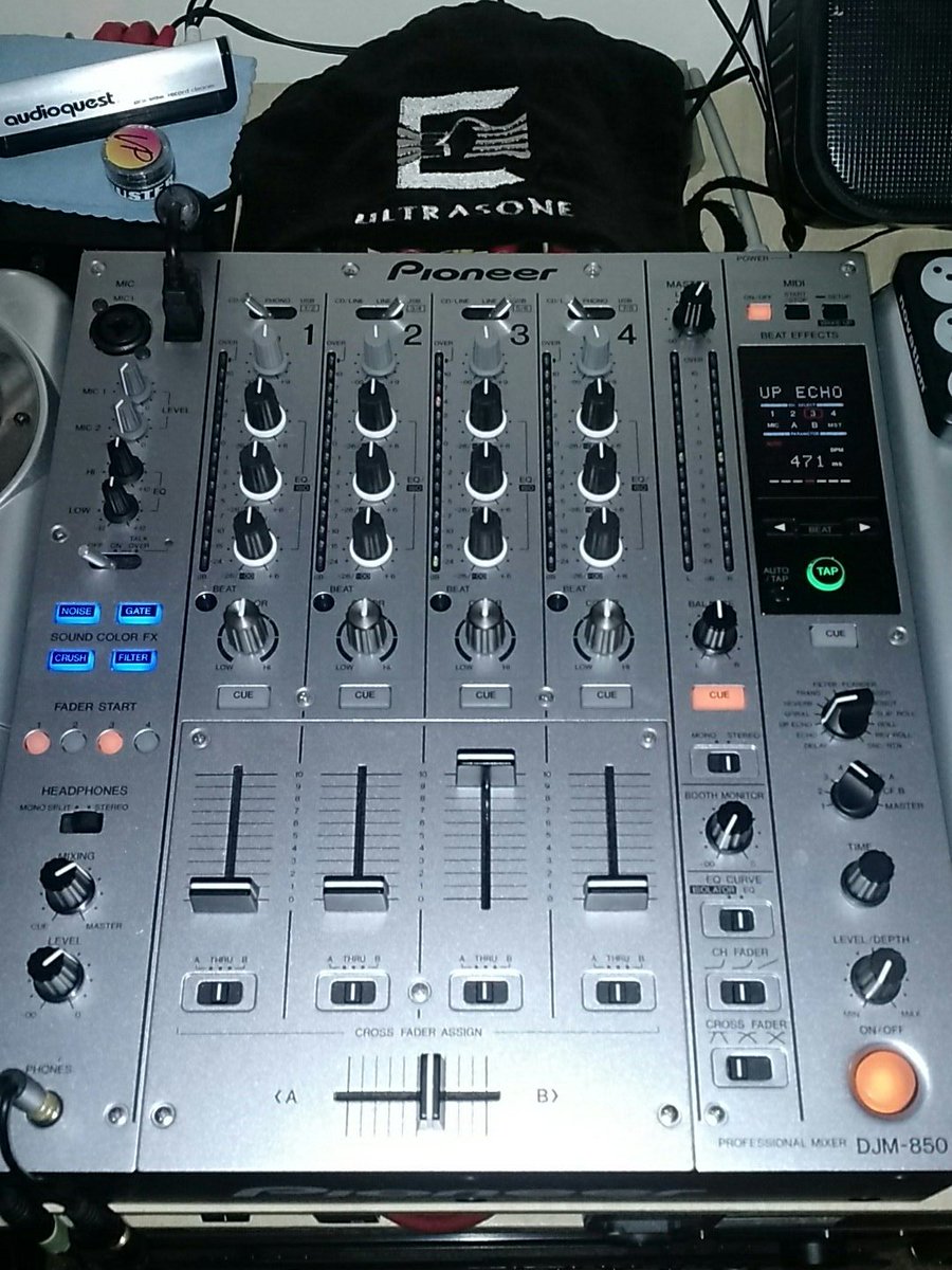 TimPell's tweet image. Contemplating selling my #Pioneer DJM-850S. It's mint.  What's that's worth on the used market?