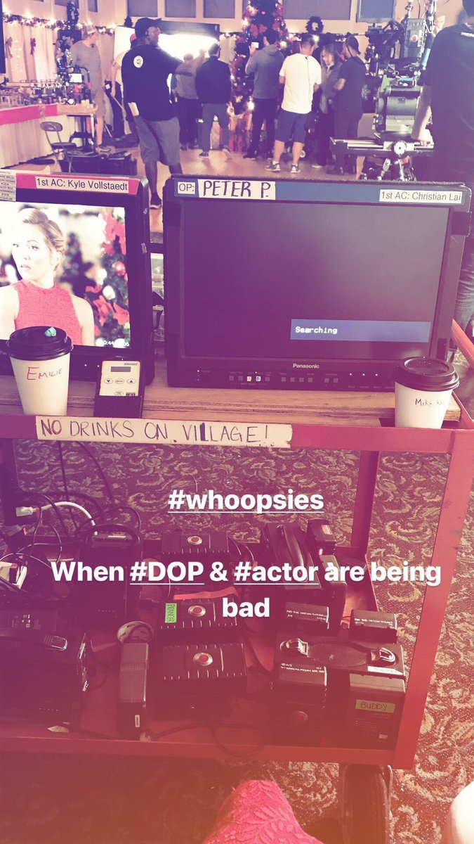 EUllerupFans's tweet image. More photos from the set ! #SecretlySanta #ChristmasMovie