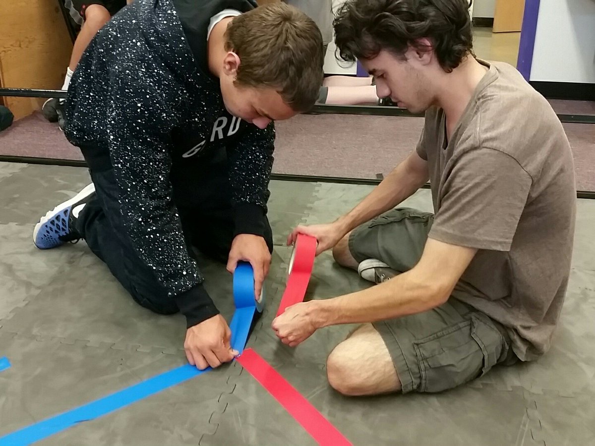 pacificrobotics's tweet image. Day 2 of setting up the game field @FIRST_Oregon @FIRSTweets #RelicRecovery