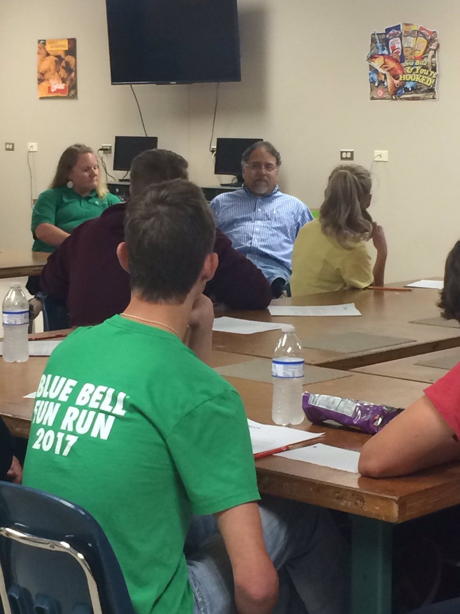 TheMrsLanier's tweet image. Thank you @WashCoLandscape and #ThymeDaySpa for coming to speak to #bhsdeca about owning a business! This is why #IChooseBrenham @BrenhamISD