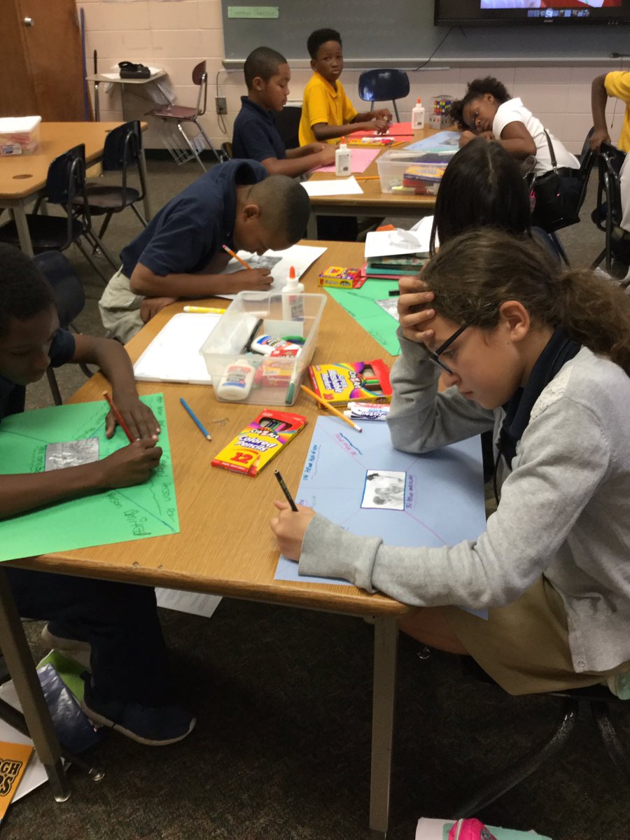 heyitsmrs_j's tweet image. Students getting crafty while writing stories in different points of view. #studentengagement #learningwhilehavingfun @MRRVH @MaryRyan_LCSS