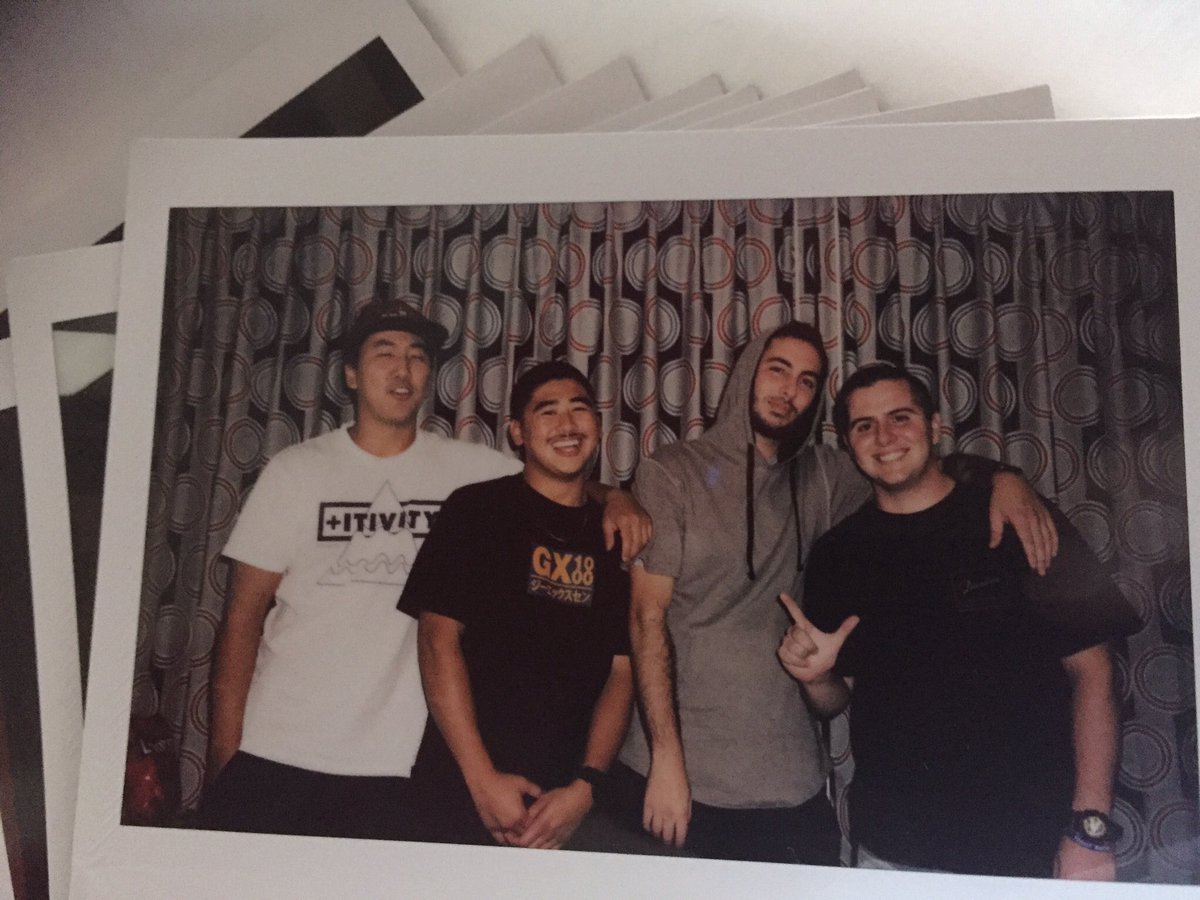 mikeydropsdimes's tweet photo. Day -1 feeels #50onred #bruhbruhs https://t.co/rgWaWJSszu