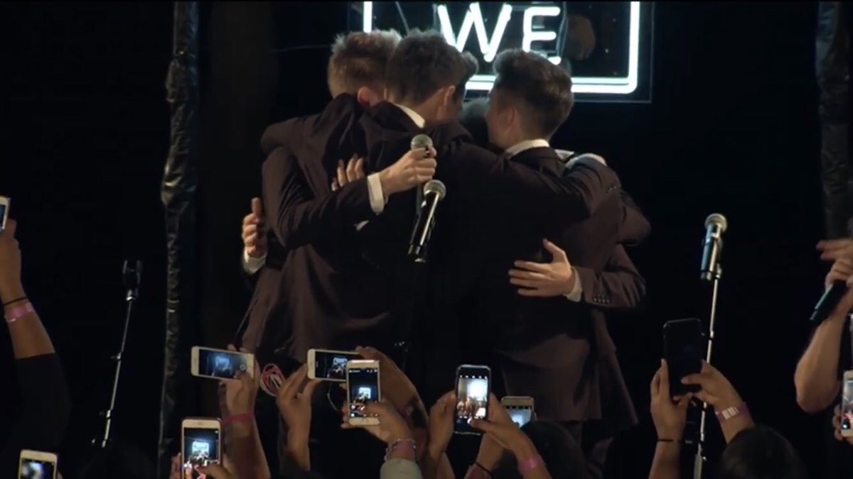 izzyg_28's tweet photo. Canโt wait for what 2018 has to come๐ญโค๏ธLove these boys to death #OneYearOfWhyDontWe #OneYearOfLimelights #InvatationEP https://t.co/Wu2drIEumd
