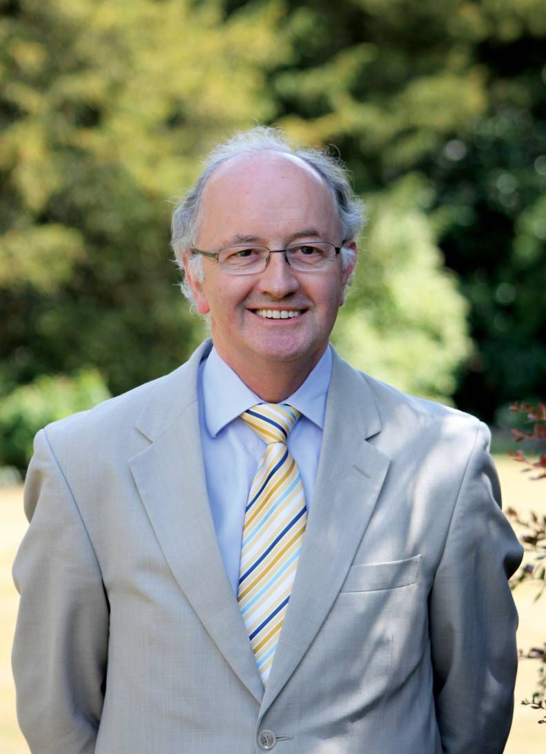 Dr Chris Gilligan presenting now #sciplant17 on predicting spread of pests and pathogens. Plaza auditorium.