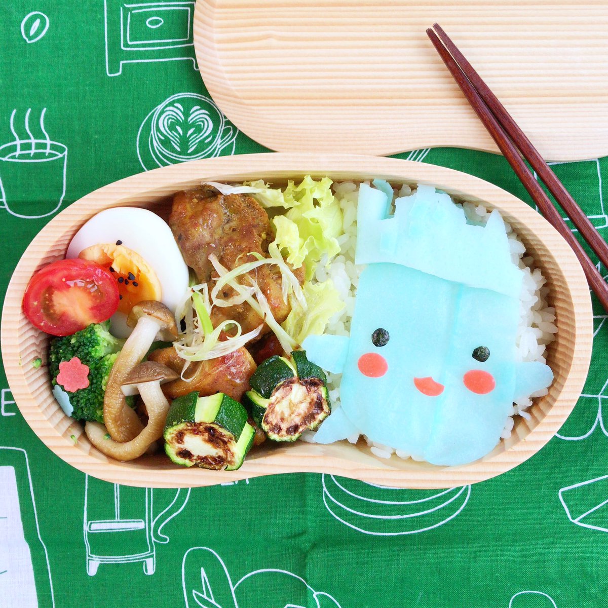 山本ちろ 妄想chiro Cafe店主 Pa Twitter ミラたん弁当 富山県魚津市のゆるキャラです 蜃気楼 ミラージュ がgw前後に運が良ければ観れますが 私は観たことがない ཀ 娘弁当 お昼 お弁当 ゆるキャラ ミラたん 富山のかまぼこ 富山の蒲鉾 青蒲鉾