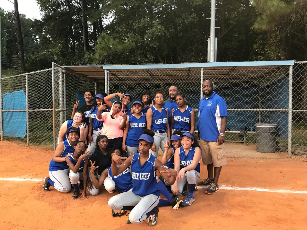 Mstewart_2u's tweet photo. Lady Jags continue to roll @DrEmilyAMassey @CarstarphenMJ #HAMSLIT https://t.co/GMGRH3eUBg