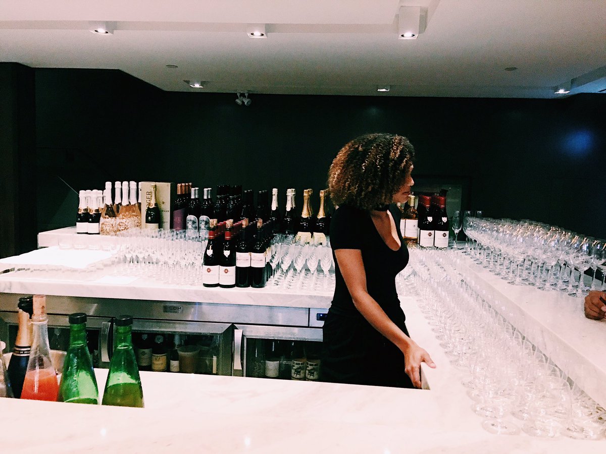 An impressive bar <a href="/hexagonoakville/">Hexagon Restaurant</a> #Oakville #foodie