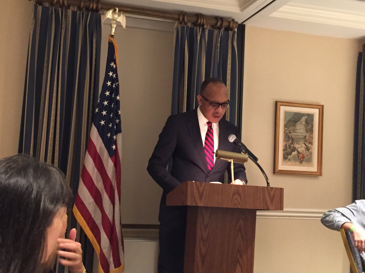 BeverlyMoy's tweet photo. Eugene Robinson, Pulitzer Prize winning columnist about cancer, life, politics #ASCOAdvocacySummit https://t.co/FPWGldoaZ7