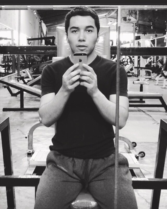 Agsa_ags's tweet photo. #NuevaFotoDePerfil Gym 💪💪🍗🍗 https://t.co/jFlJVerKDV