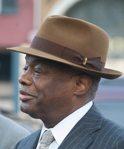 DPFocus's tweet photo. Last call 4 dinner w/ fmr SF Mayor Willie Brown! Ck out our auction, bid on dinner w/ a SF legend. Support #DPFocus! https://t.co/4M4LzFadnz https://t.co/QvzDkZMGRl