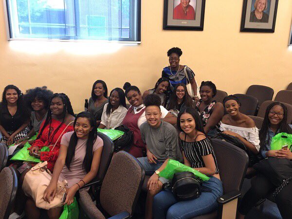 Thunderbsu's tweet photo. Special thanks to AKA sorority, Incorporated &amp; @PhoenixCollege NAACP/BSU for inviting Desert Vista’s BSU to The HBCU Fair. https://t.co/n1LEHrQqfU