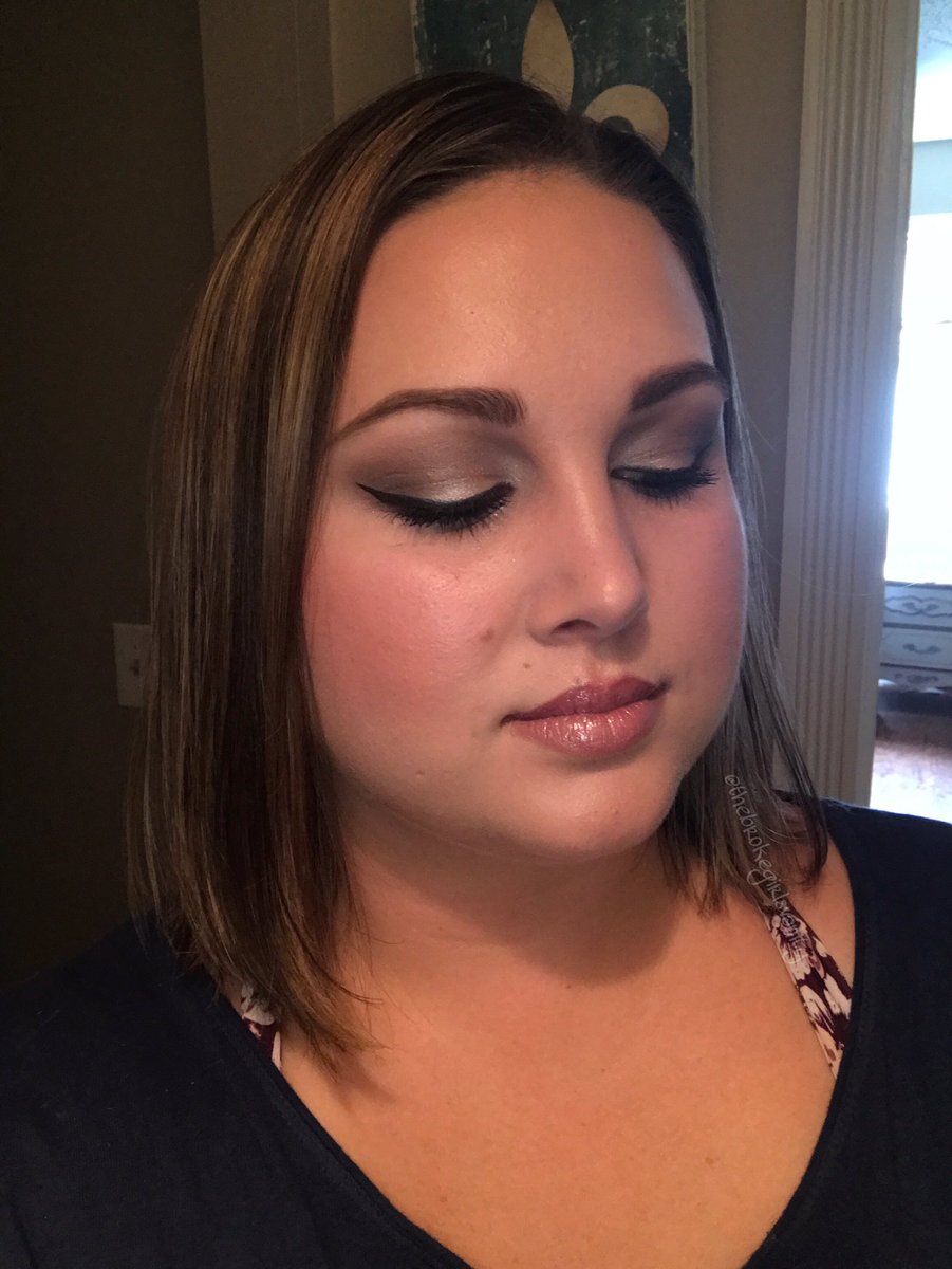 🦄 #makeup #ilovemakeup #shimmer #glitter