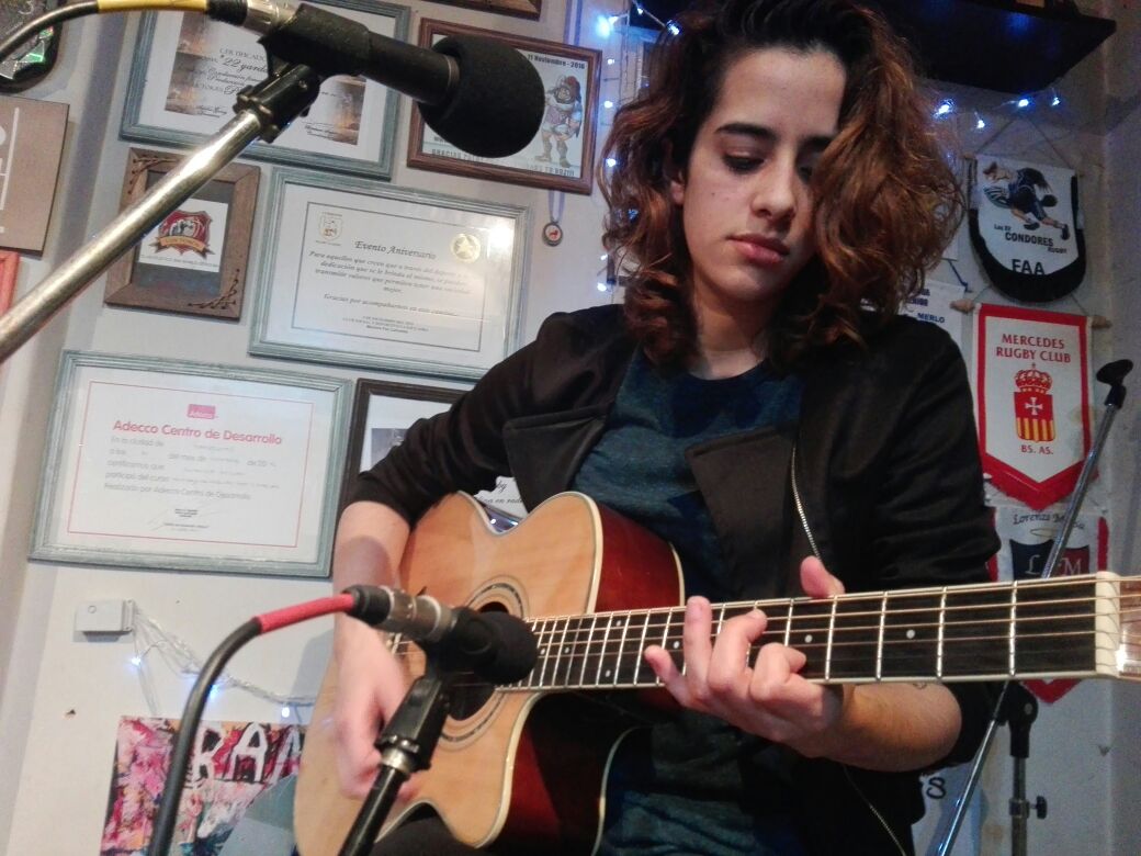 << AHORA >>
-
Entrevista + acústico en vivo de INTRA en Momento Camaleónico. Túnel 57 Radio en tunel57.com.ar