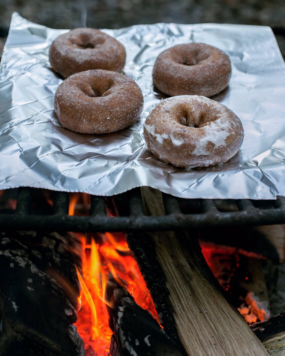 beilersdonuts's tweet photo. Pro Tip: warm up some Apple Cider donuts on the fire for the perfect camp breakfast.
#applecider #autumn #phillyfood #beilers https://t.co/PJLj9Z2yZb