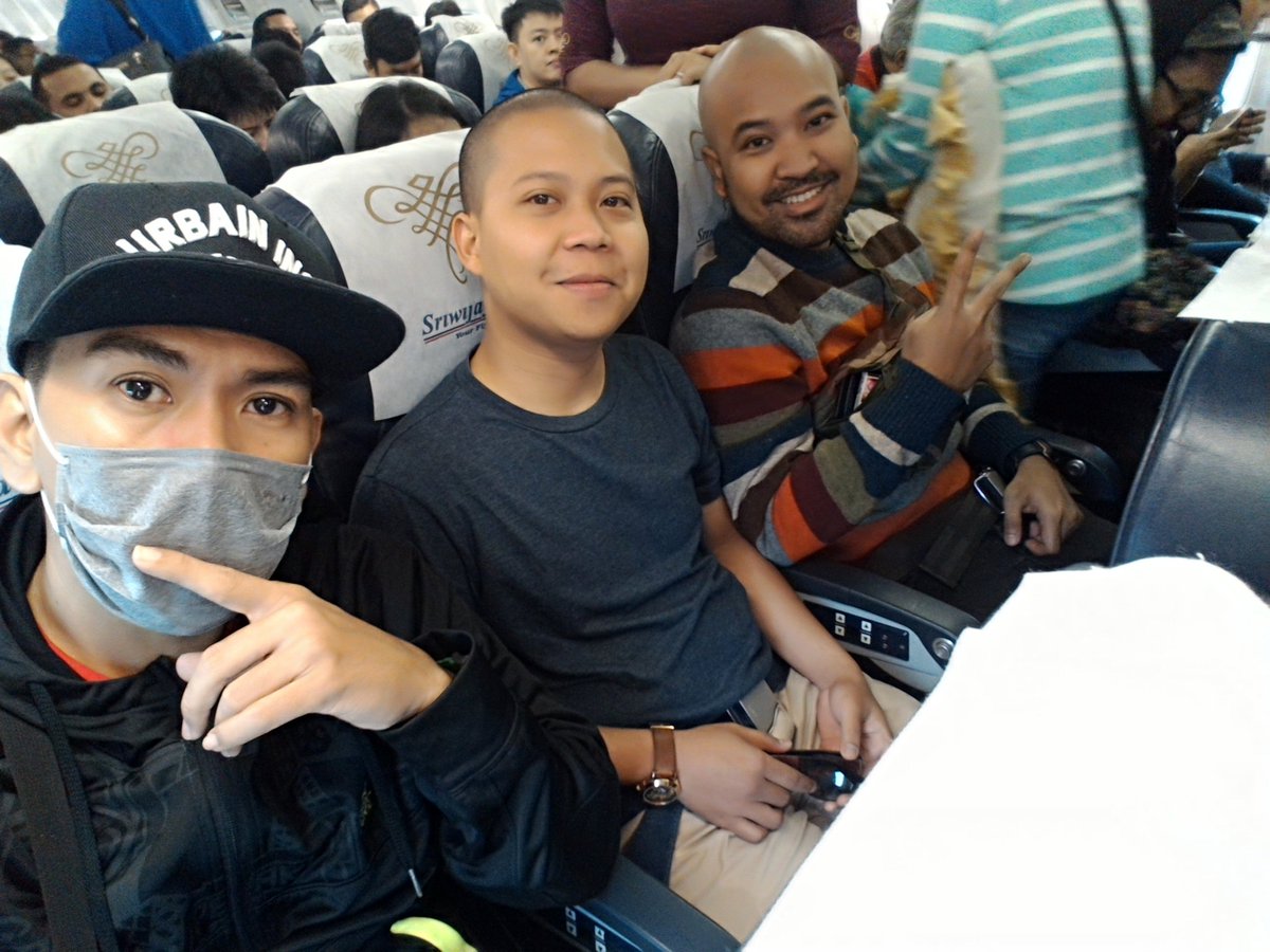 nsane11's tweet photo. Selamat pagi. Menuju Semarang. Berkat. Will do. Stay blessed. 😊
#SignatureDunk #ThePlaymakerID https://t.co/ttB2rS76VK