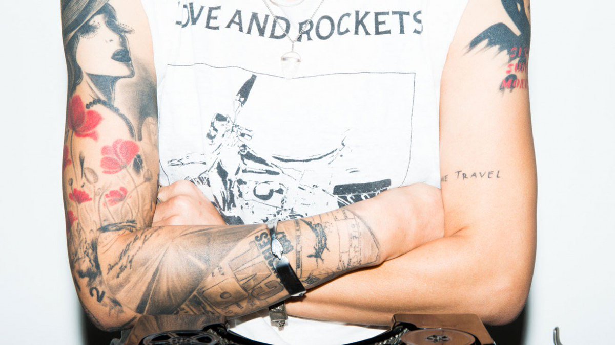 DeepInkMagazine's tweet image. What Female Tattoo Artists Have to Say About “Tat-calling” What 4 Female Tattoo Artist modo.ly/2fSyd3v...