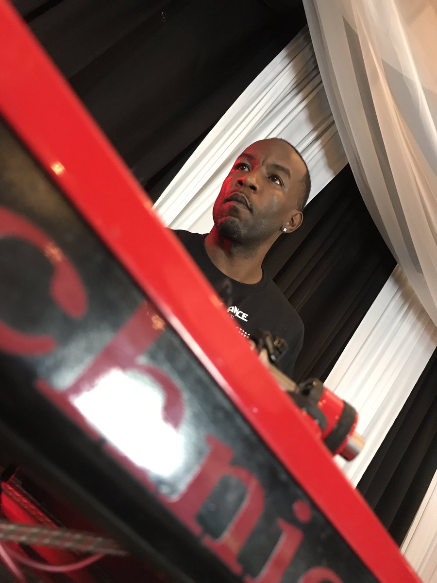 _25In5_'s tweet photo. Meet our Demo Dj, Dj Hi-Speed! hands down! I swear this is so live! #25In5 #ThisChicago https://t.co/zXpPiiSGiv