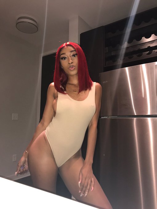 Watch lovechade🇻🇮's leaked NSFW photo on TwXstars