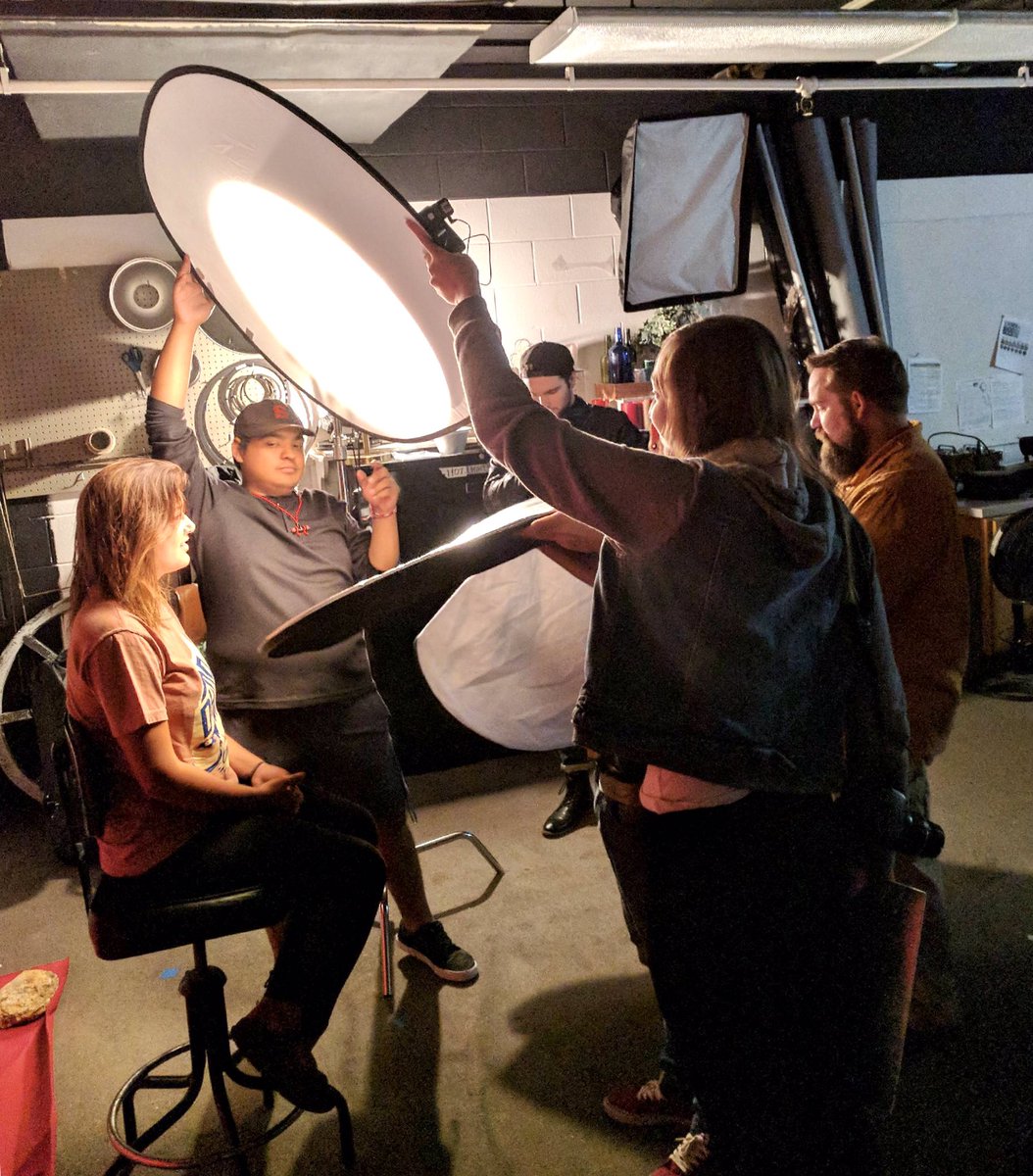 MillikinCreates's tweet photo. Instructor Johnny Power and his students explore photo lighting techniques in class today. #MUphoto #MUartsTech #MUvisualMedia https://t.co/clA6AxlA1Y