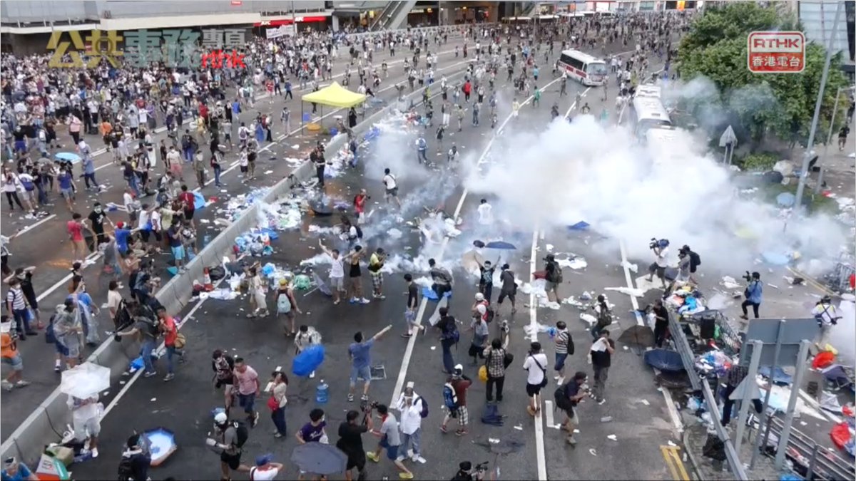 Today in #HongKong's history
#OccupyHK #UmbrellaMovement #28Sep2014 #87teargas #HK
