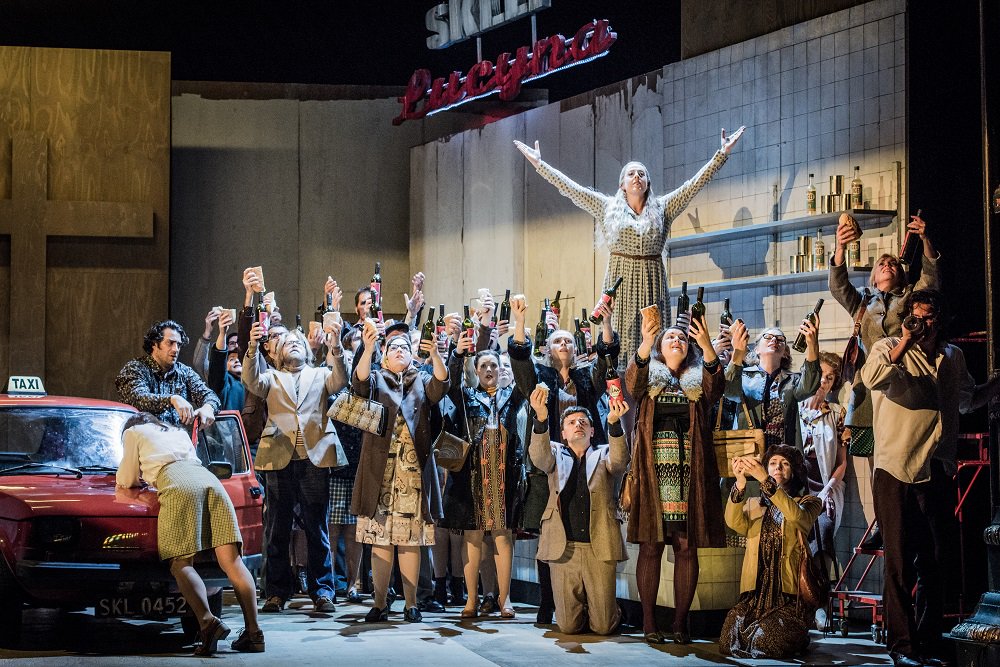 theartsdesk's tweet image. Sombre triumph, pale froth ★★★★ #CavalleriaRusticana #TrialbyJury @Opera_North Latest #LittleGreats is an uneven mix theartsdesk.com/opera/cavaller…