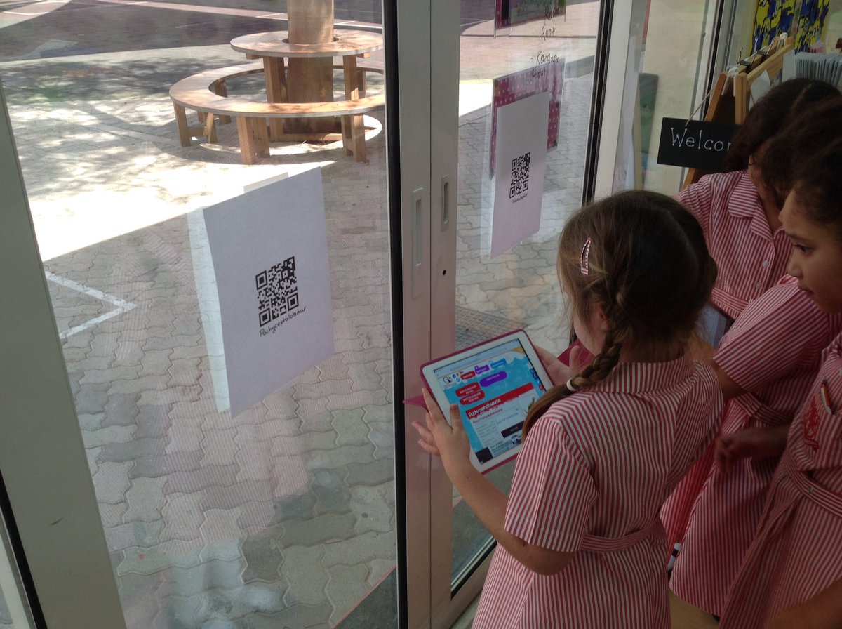 DESSyear2's tweet photo. Engaging in research by following our own dinosaur interests and questions! #2red #internetresearch #inquisitive #childledlearning https://t.co/QxiAEW0XxV