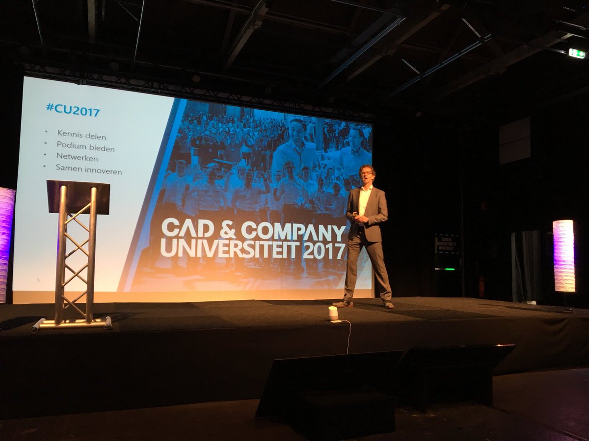 WillBosschaart's tweet photo. #CU2017 Google heeft de lampen aangezet; Rob is van start 🏃🏻 https://t.co/eGK3qyx6GC