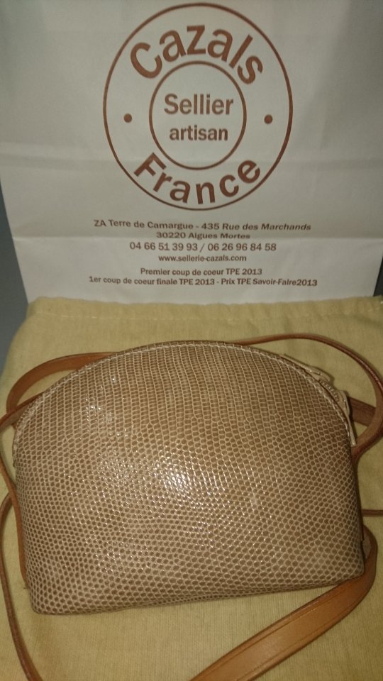 Grande loterie le jour de l'événement ( J-2) ! A gagner, un sac réalisé par les soins de  @SellerieCazals 2/3