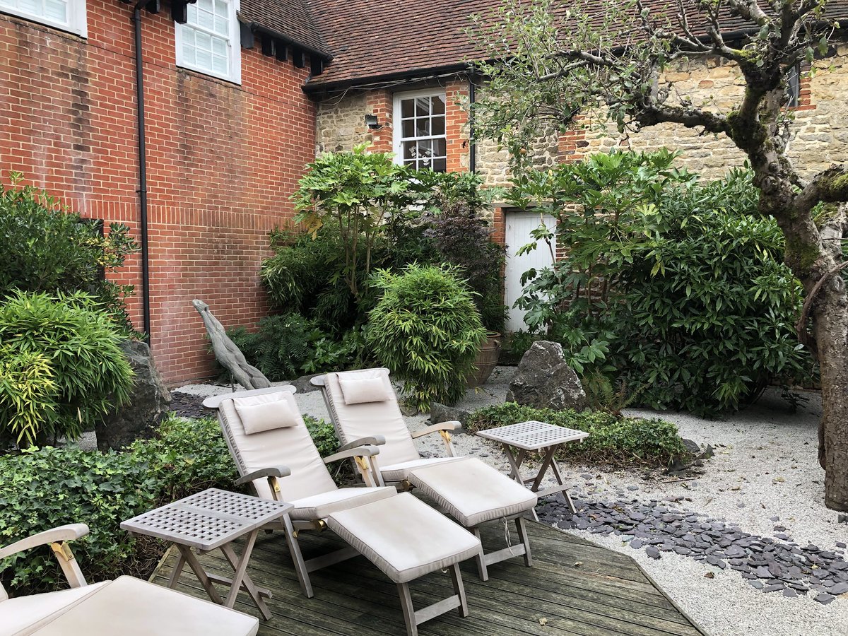 Love the pretty spa garden @SpreadEagleHS Petit but perfectly quiet